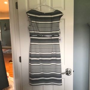 Calvin Klein Size 6 Gray Striped Dress